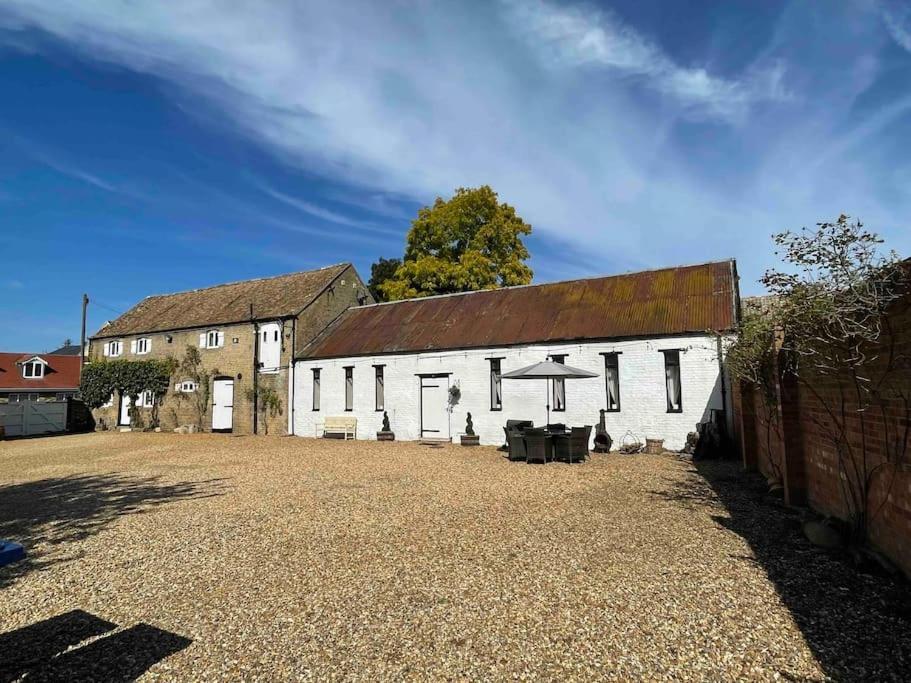 The Old Hay Barn - Games Room, Gym, Sleeps 8 Godmanchester ภายนอก รูปภาพ
