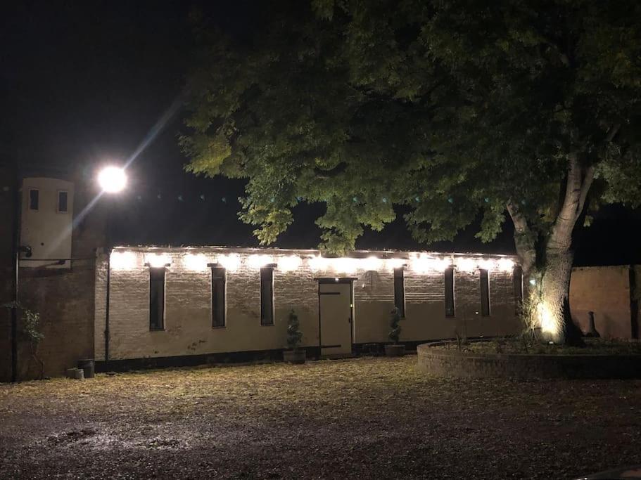 The Old Hay Barn - Games Room, Gym, Sleeps 8 Godmanchester ภายนอก รูปภาพ