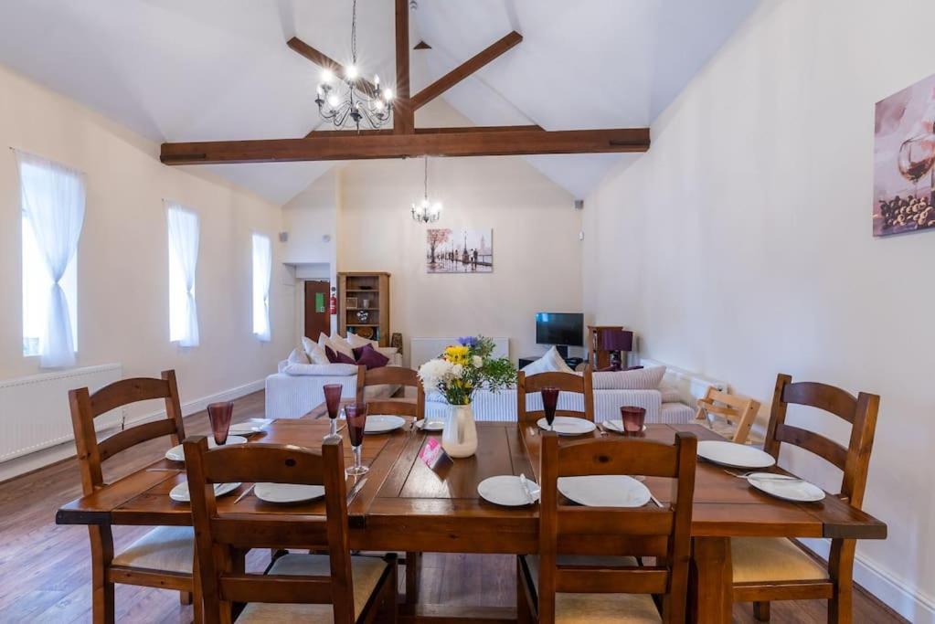 The Old Hay Barn - Games Room, Gym, Sleeps 8 Godmanchester ภายนอก รูปภาพ