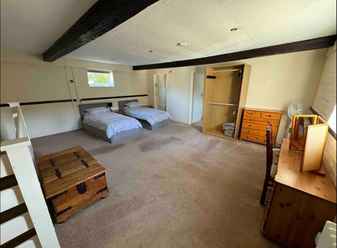 The Old Hay Barn - Games Room, Gym, Sleeps 8 Godmanchester ภายนอก รูปภาพ